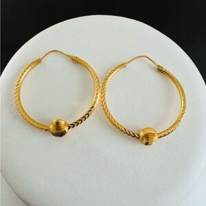 21K Yellow Gold Vintage Hoop Earrings with Ribbed Ball Accent